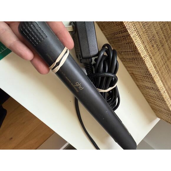 GHD Professional 1 inch Ceramic Flat Iron - WORKS, Great condition - Picture 1 of 5